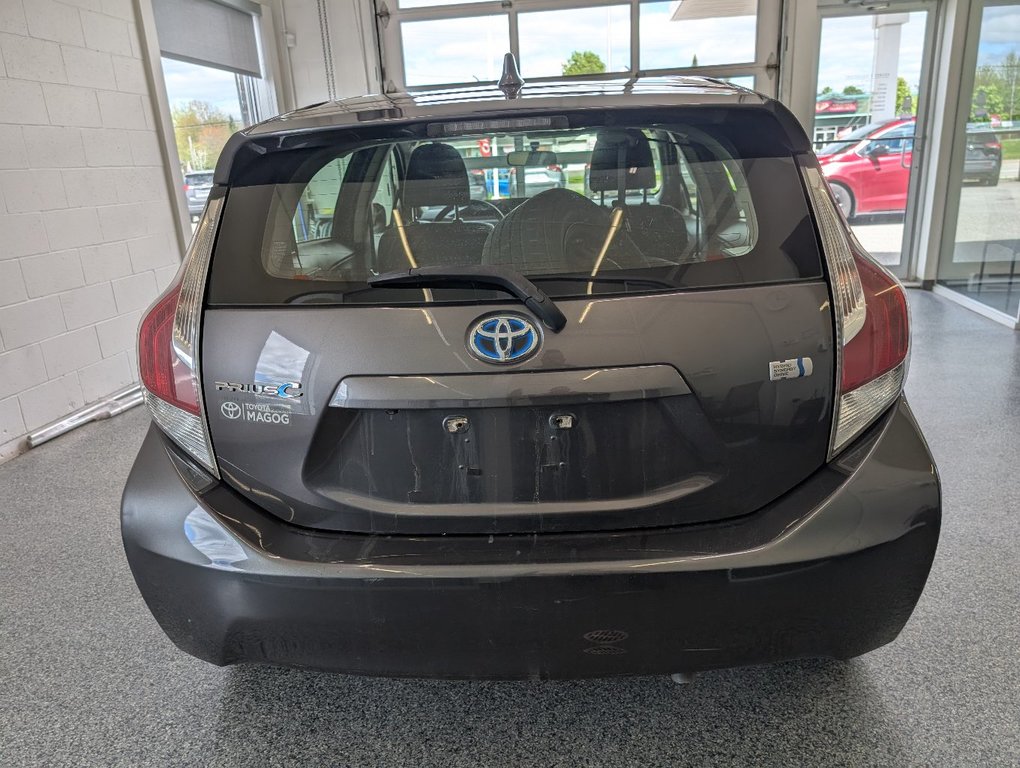 2016 Toyota Prius C HYBRID, in Magog, Quebec - 4 - w1024h768px