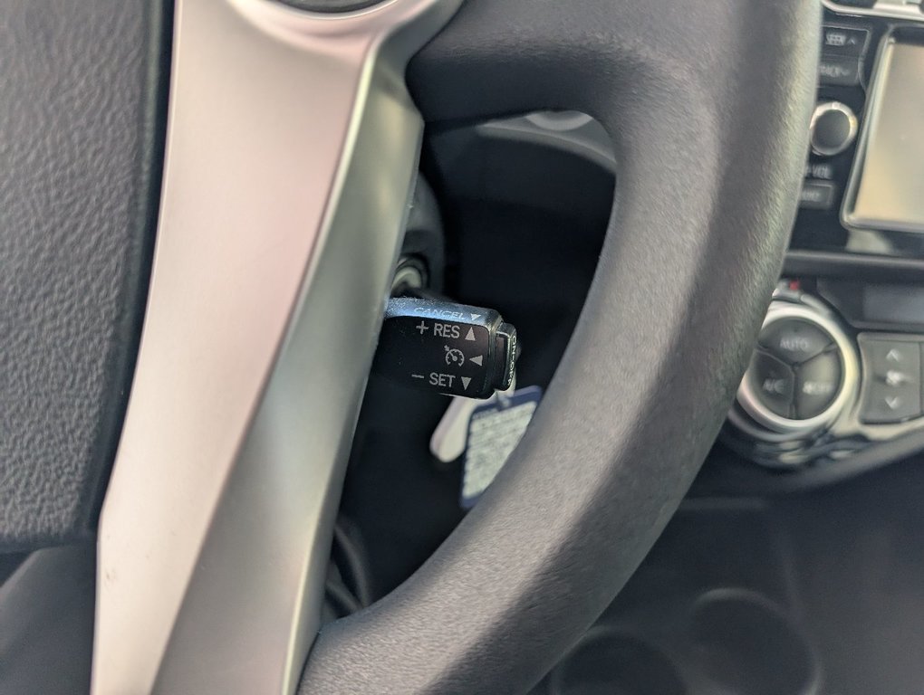 2016 Toyota Prius C HYBRID, in Magog, Quebec - 17 - w1024h768px