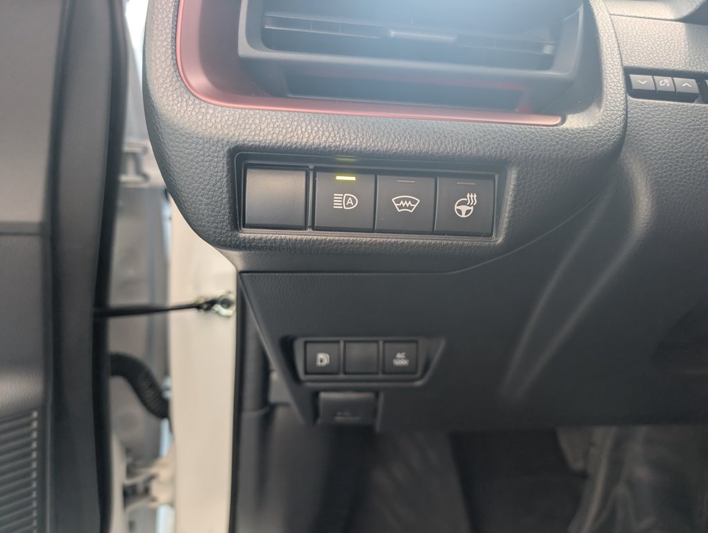 Toyota Prius Plug-In Hybrid XSE 2025 à Magog, Québec - 22 - w1024h768px