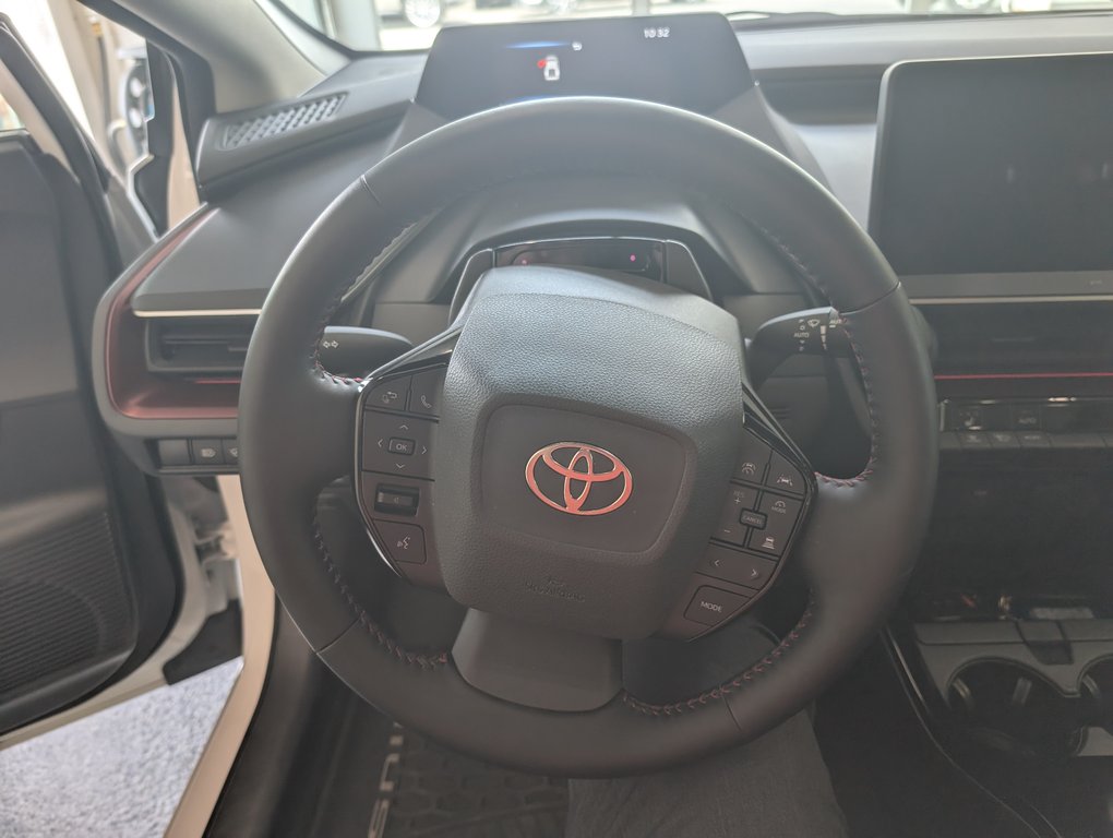 Toyota Prius Plug-In Hybrid XSE 2025 à Magog, Québec - 15 - w1024h768px