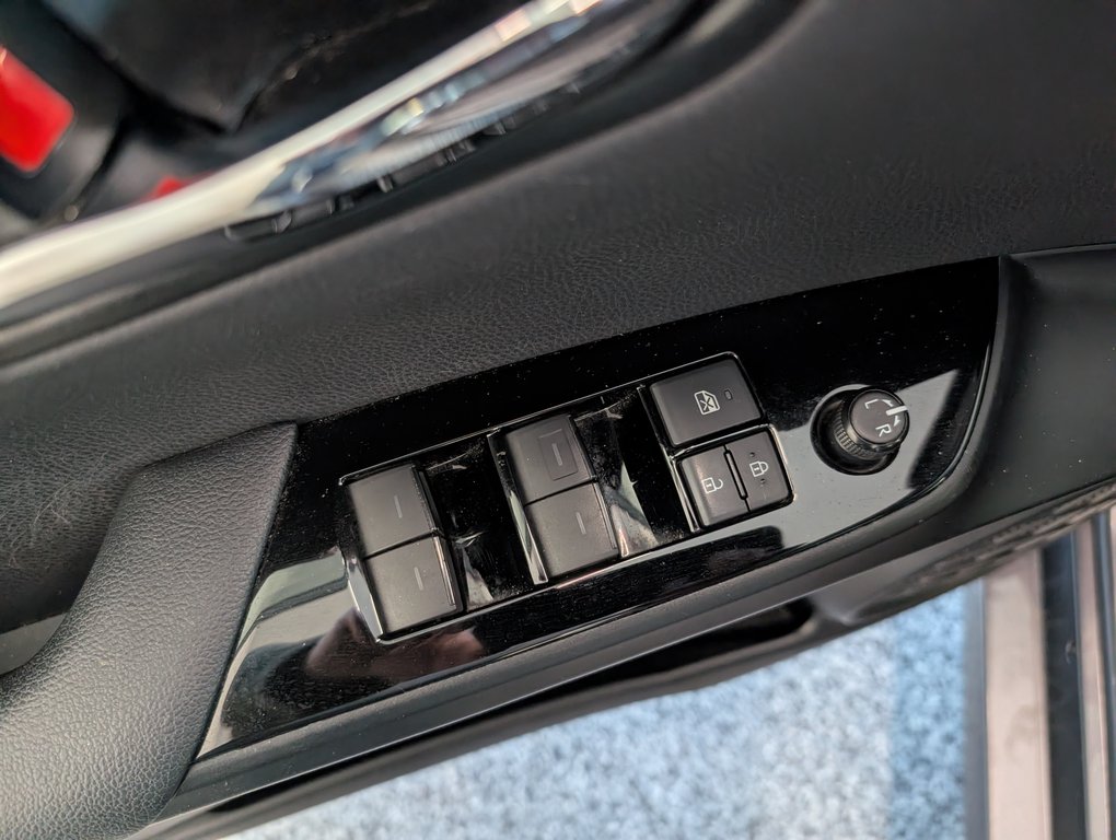 Toyota Prius Prime BRANCHABLE, GARANTIE JUSQU EN 2027, 2020 à Magog, Québec - 11 - w1024h768px