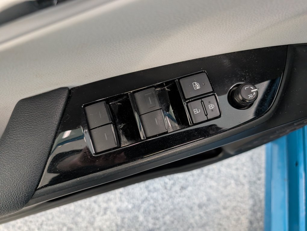 Toyota Prius Prime GROUPE AMELIORER, BRANCHABLE, 2020 à Magog, Québec - 12 - w1024h768px