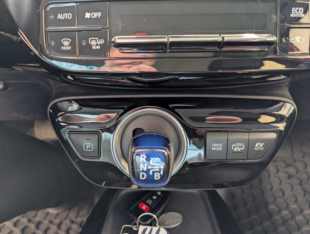 2021 Toyota PRIUS PRIME BRANCHABLE, in Magog, Quebec - 15 - w1024h768px