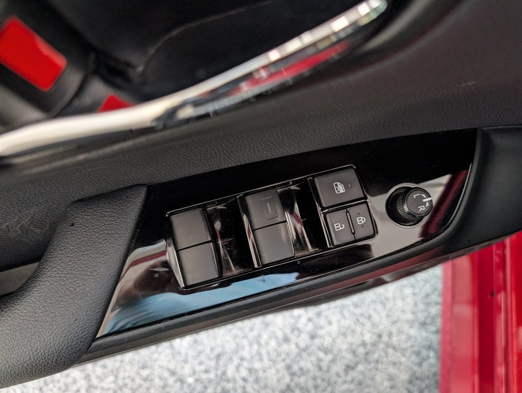 2021 Toyota PRIUS PRIME BRANCHABLE, in Magog, Quebec - 12 - w1024h768px