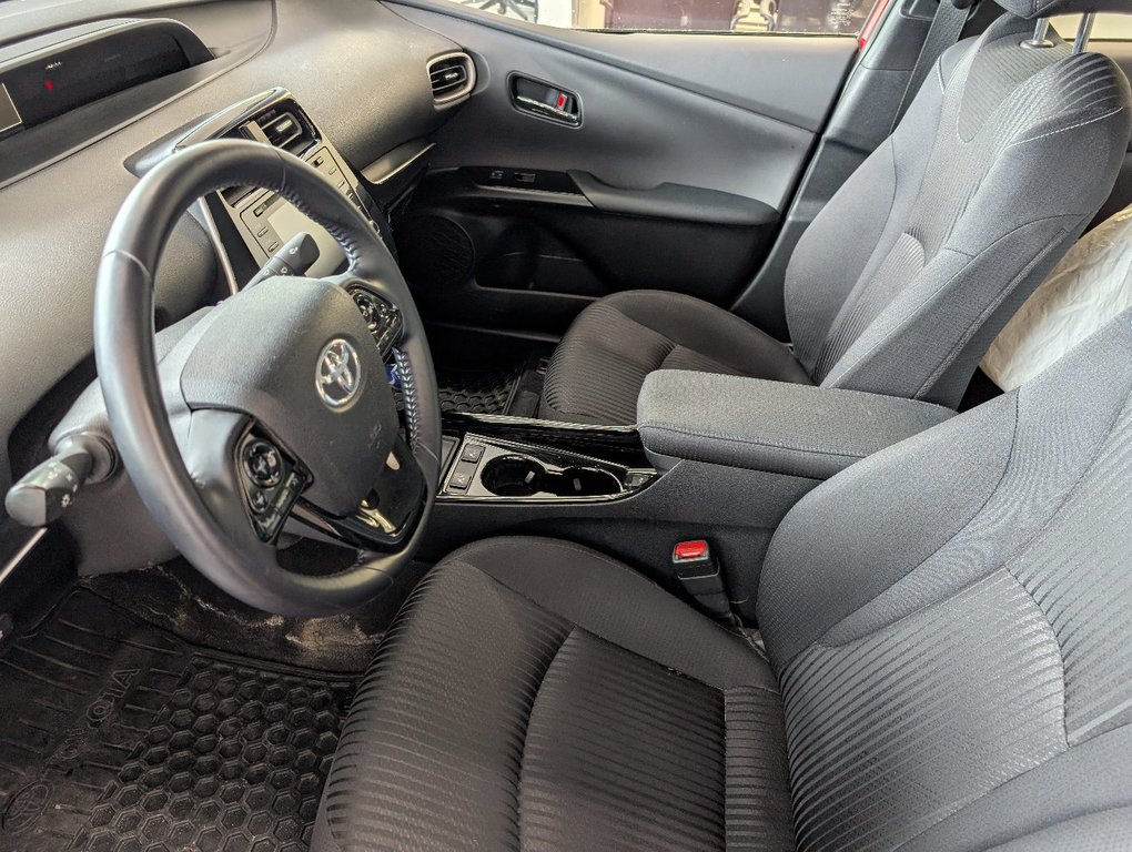 2021 Toyota PRIUS PRIME BRANCHABLE, in Magog, Quebec - 10 - w1024h768px