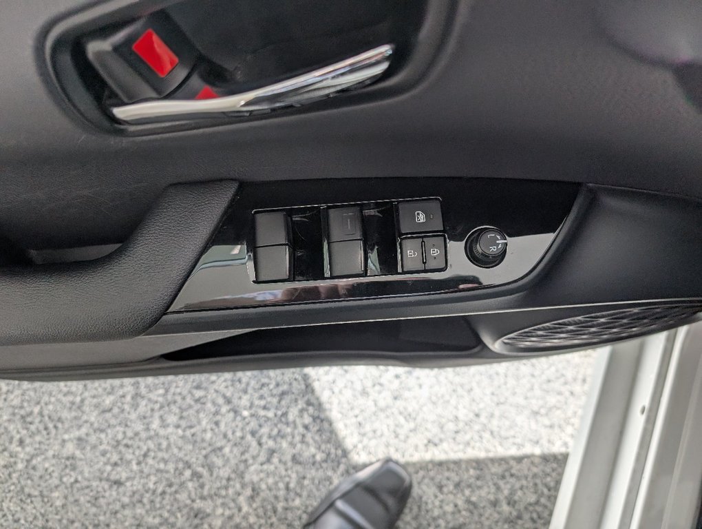 2021 Toyota PRIUS PRIME GROUPE AMELIORER, BRANCHABLE, CUIR, in Magog, Quebec - 13 - w1024h768px