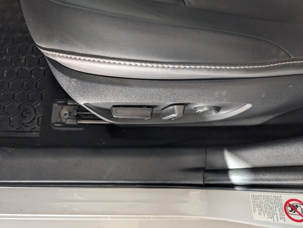 2021 Toyota PRIUS PRIME GROUPE AMELIORER, BRANCHABLE, CUIR, in Magog, Quebec - 14 - w1024h768px