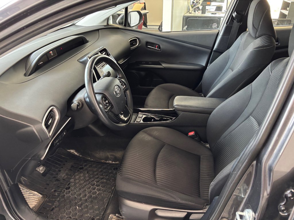 2021 Toyota Prius Prime BASE BRANCHABLE, in Magog, Quebec - 12 - w1024h768px