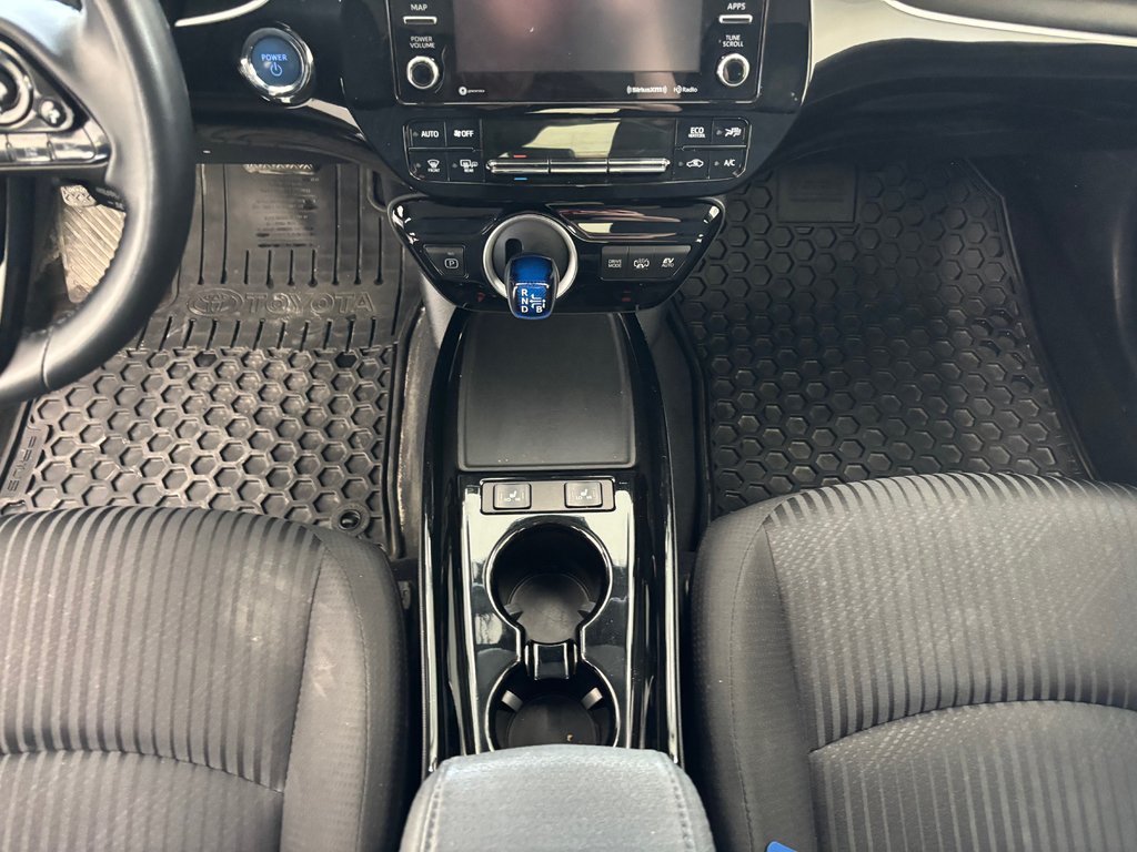 2021 Toyota Prius Prime BASE BRANCHABLE, in Magog, Quebec - 16 - w1024h768px