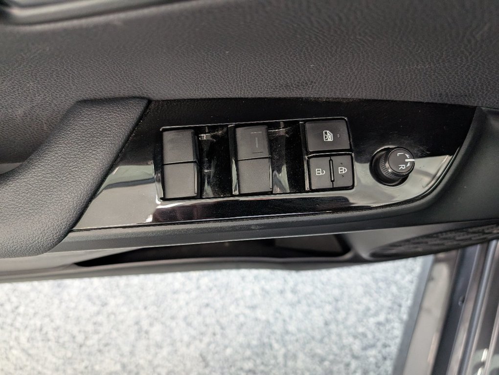 Toyota PRIUS PRIME BASE BRANCHABLE, GARANTIE JUSQU EN 2028, 2022 à Magog, Québec - 13 - w1024h768px