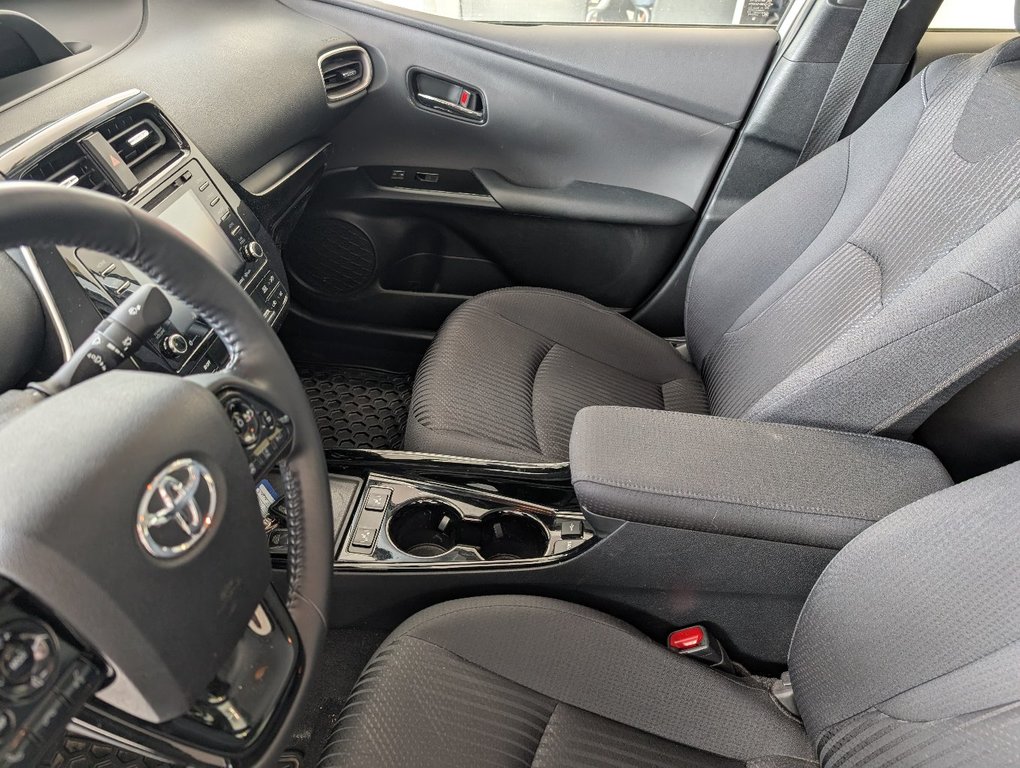 2022 Toyota PRIUS PRIME BRANCHABLE, in Magog, Quebec - 9 - w1024h768px