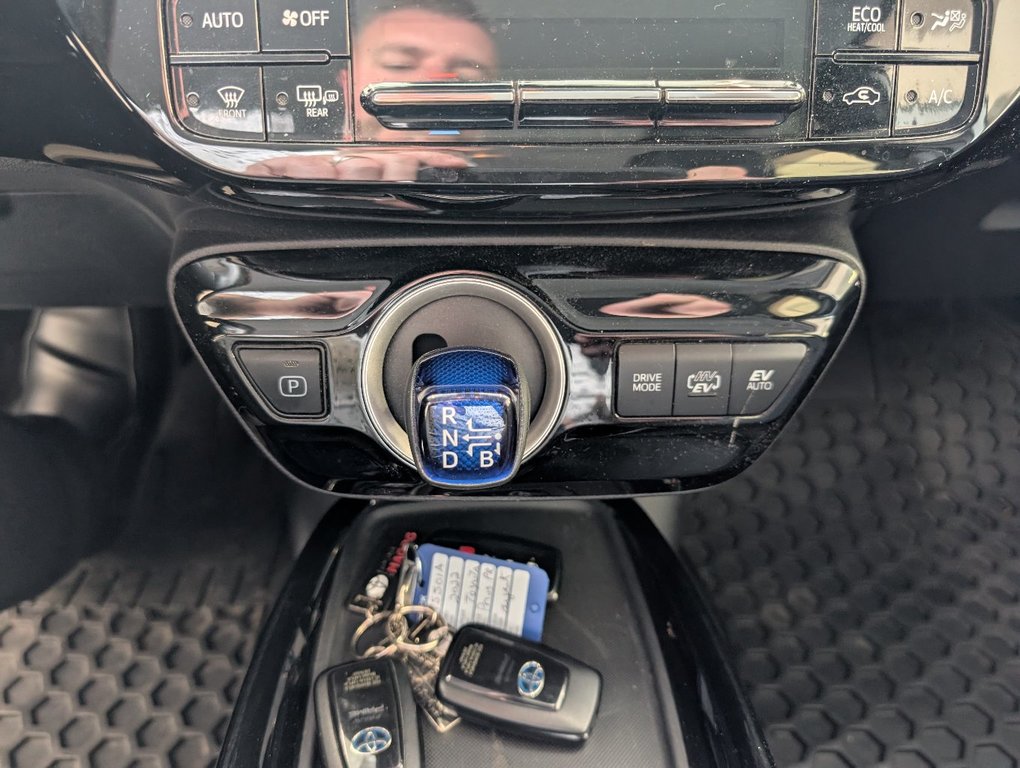 2022 Toyota PRIUS PRIME BRANCHABLE, in Magog, Quebec - 14 - w1024h768px