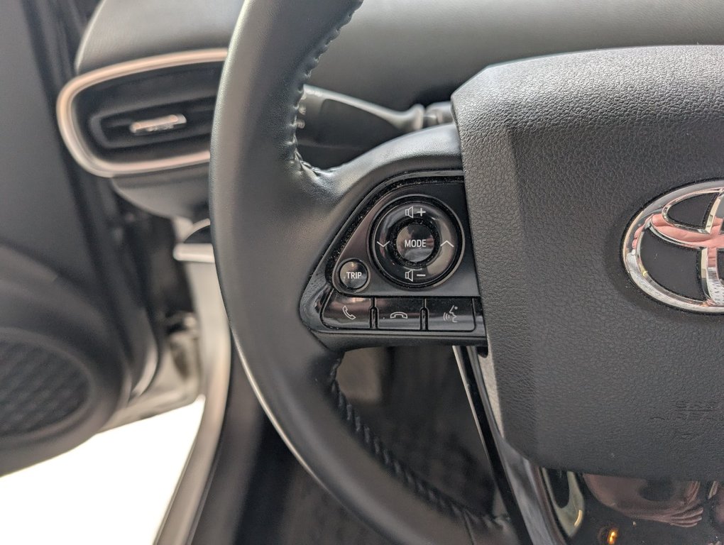 2022 Toyota PRIUS PRIME BRANCHABLE, in Magog, Quebec - 16 - w1024h768px