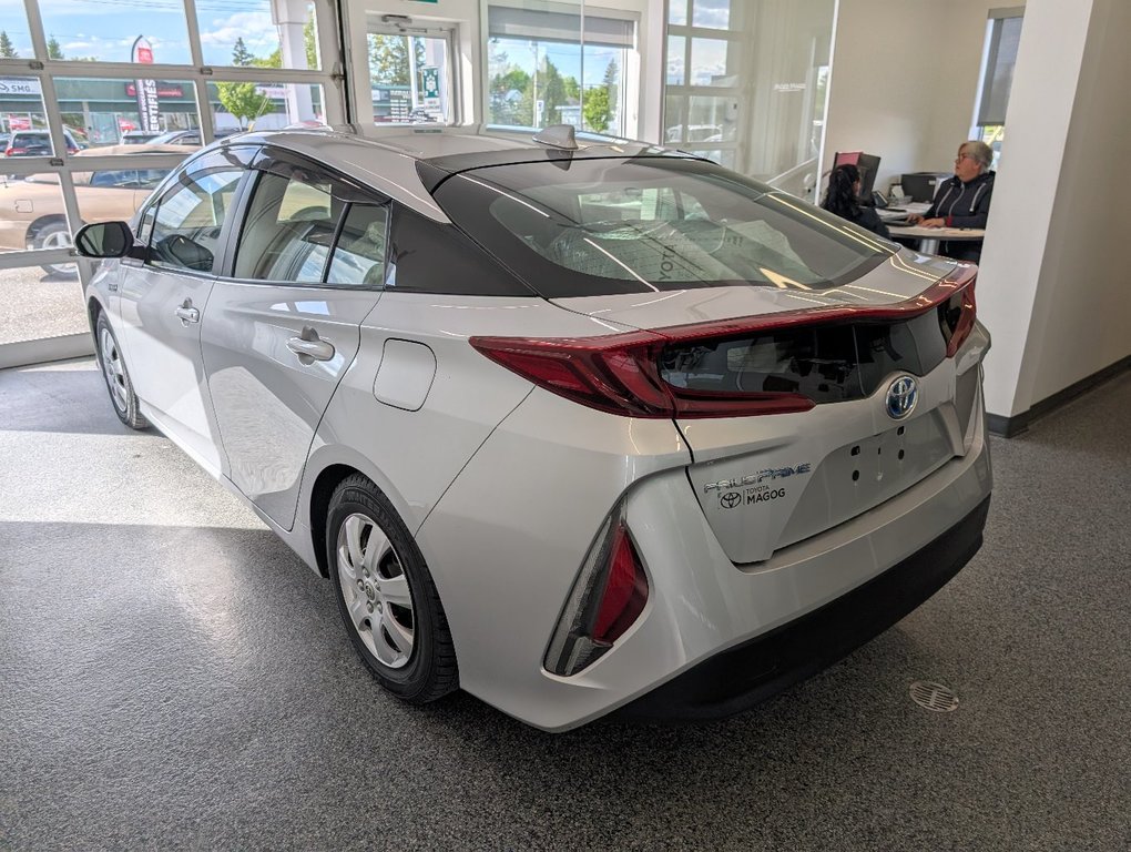 2022 Toyota PRIUS PRIME BRANCHABLE, in Magog, Quebec - 5 - w1024h768px