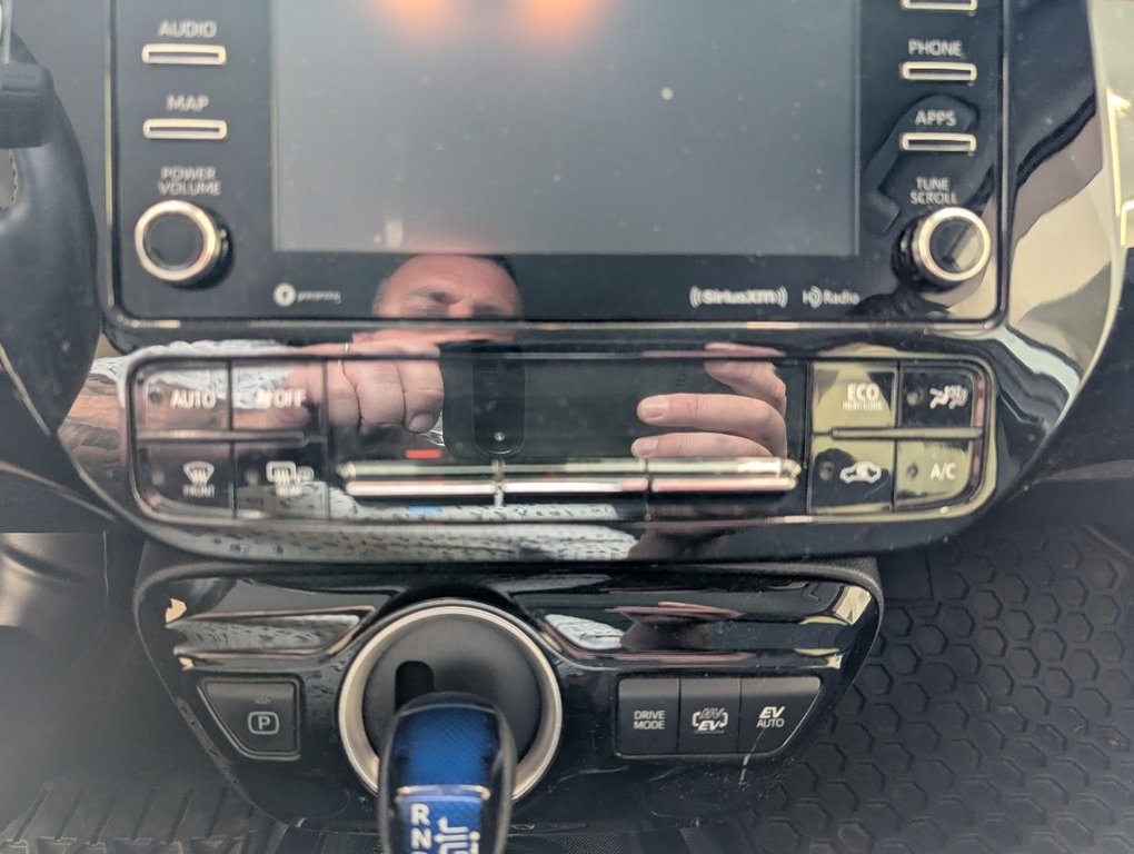 2022 Toyota PRIUS PRIME BRANCHABLE, in Magog, Quebec - 15 - w1024h768px