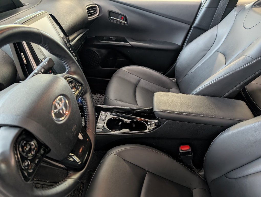 Toyota PRIUS PRIME GROUPE AMELIORER, 2022 à Magog, Québec - 12 - w1024h768px