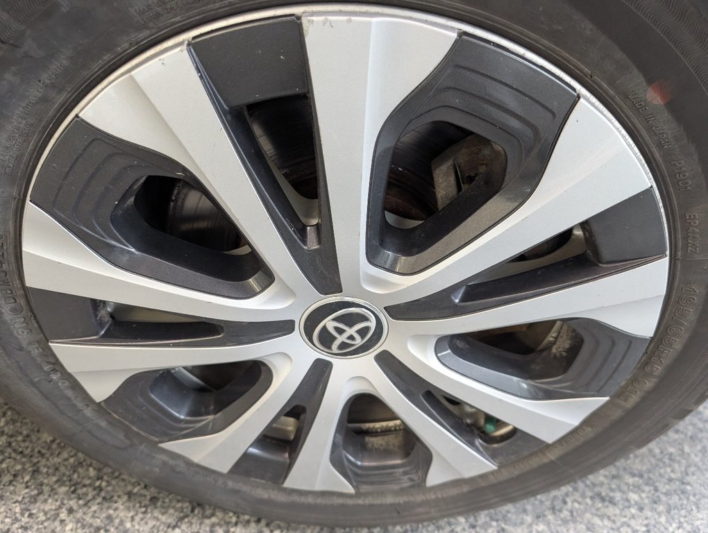 Toyota PRIUS PRIME GROUPE AMELIORER, 2022 à Magog, Québec - 26 - w1024h768px