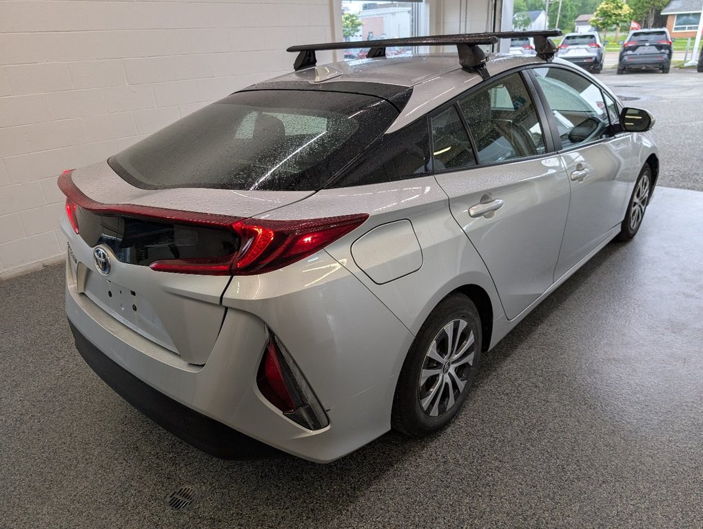 Toyota PRIUS PRIME GROUPE AMELIORER, 2022 à Magog, Québec - 3 - w1024h768px