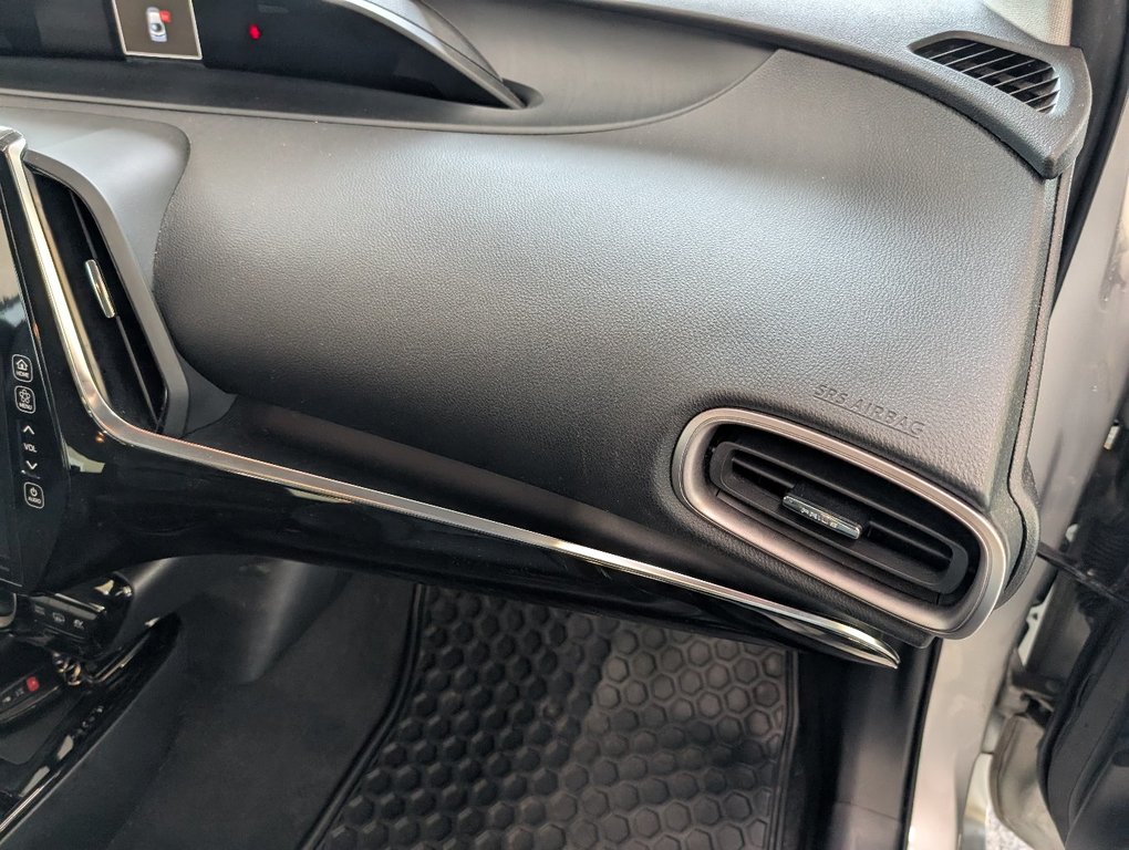 Toyota PRIUS PRIME GROUPE AMELIORER, 2022 à Magog, Québec - 10 - w1024h768px