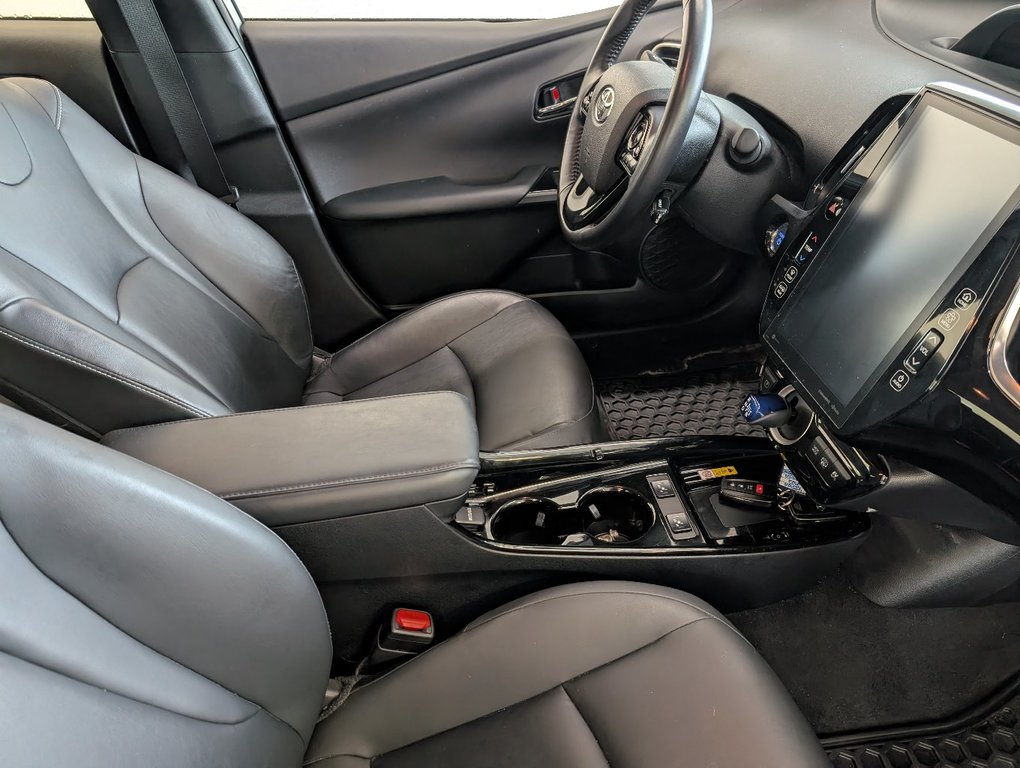 Toyota PRIUS PRIME GROUPE AMELIORER, 2022 à Magog, Québec - 9 - w1024h768px