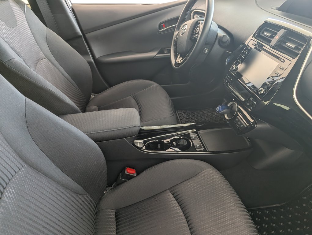 2022 Toyota Prius Prime BRANCHABLE, A/C, in Magog, Quebec - 8 - w1024h768px