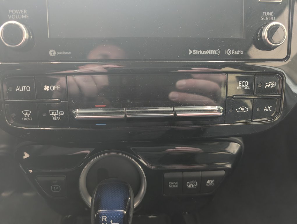 2022 Toyota Prius Prime BRANCHABLE, A/C, in Magog, Quebec - 14 - w1024h768px