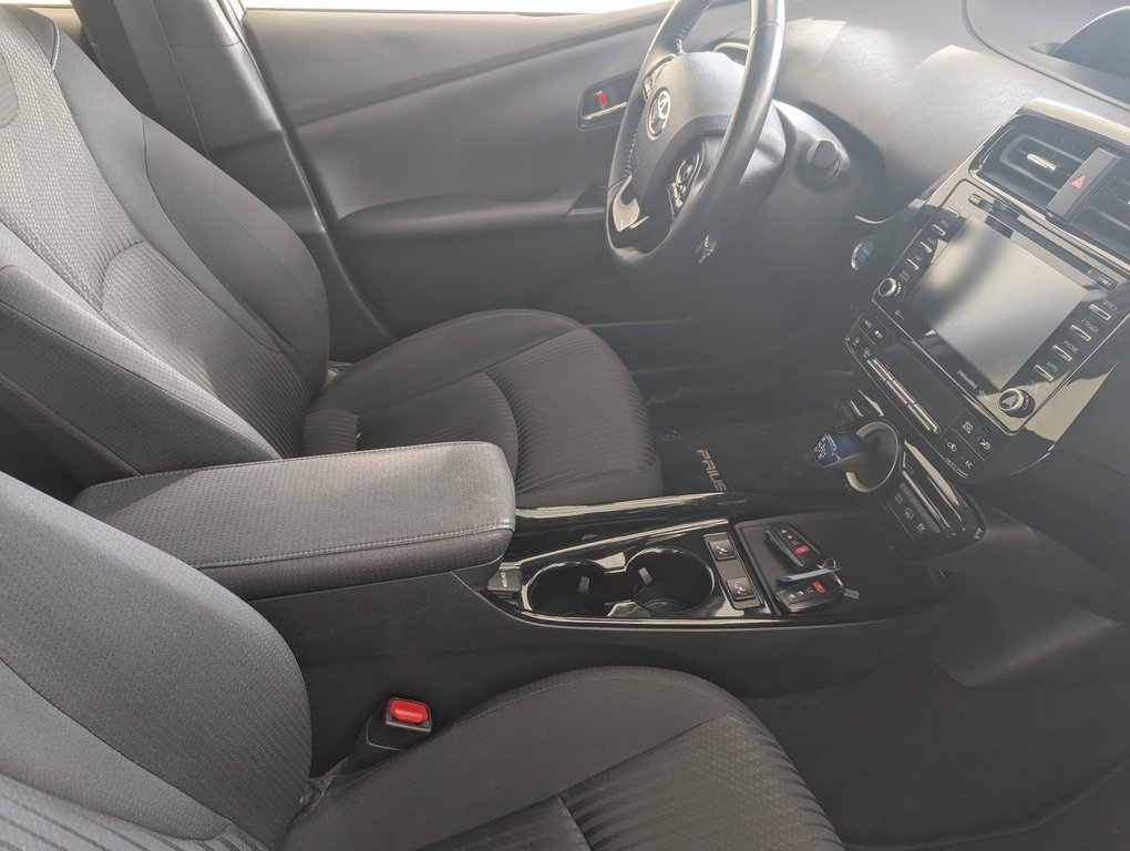 2022 Toyota Prius Prime BRANCHABLE, A/C, in Magog, Quebec - 6 - w1024h768px