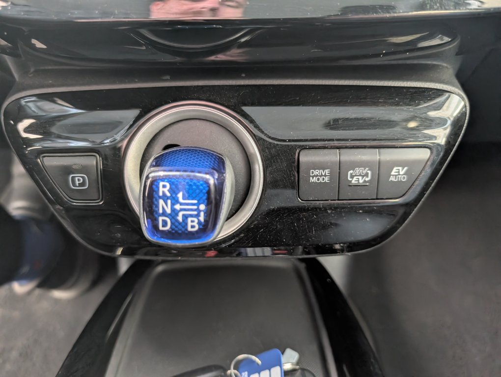 2022 Toyota Prius Prime BRANCHABLE, A/C, in Magog, Quebec - 13 - w1024h768px