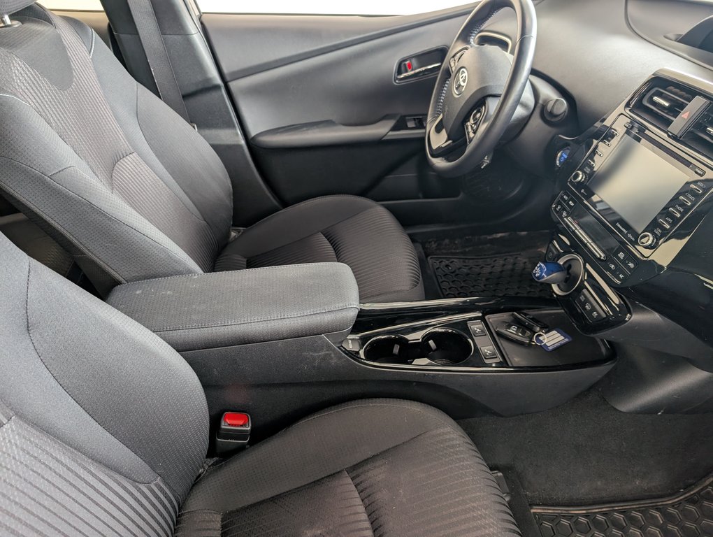 2022 Toyota Prius Prime BRANCHABLE, A/C, in Magog, Quebec - 8 - w1024h768px