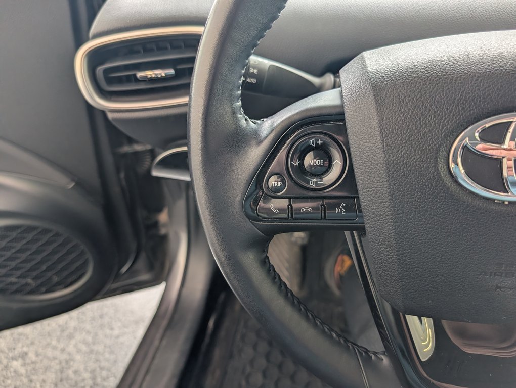 2022 Toyota Prius Prime BRANCHABLE, A/C, in Magog, Quebec - 17 - w1024h768px