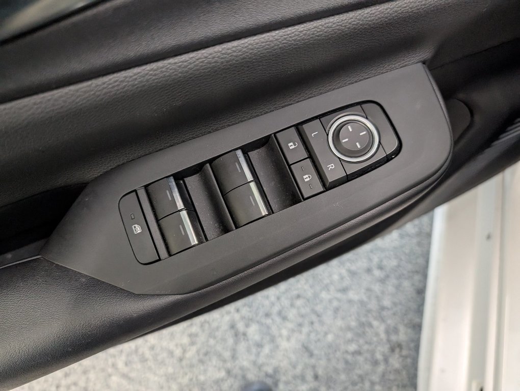 Toyota PRIUS PRIME XSE, BRANCHABLE, 2023 à Magog, Québec - 16 - w1024h768px