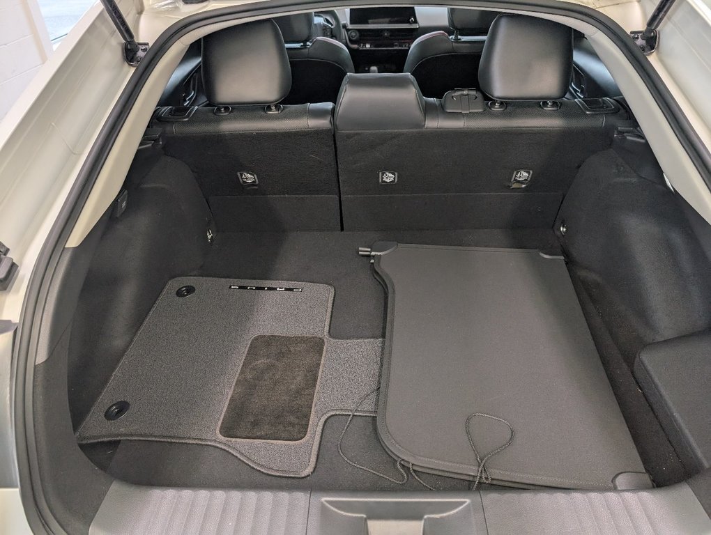 Toyota PRIUS PRIME XSE, BRANCHABLE, 2023 à Magog, Québec - 7 - w1024h768px