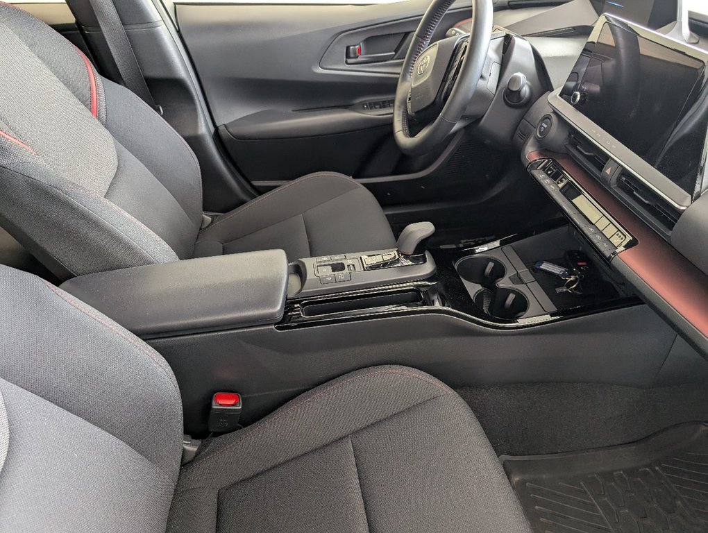 Toyota PRIUS PRIME SE 2023 à Magog, Québec - 9 - w1024h768px