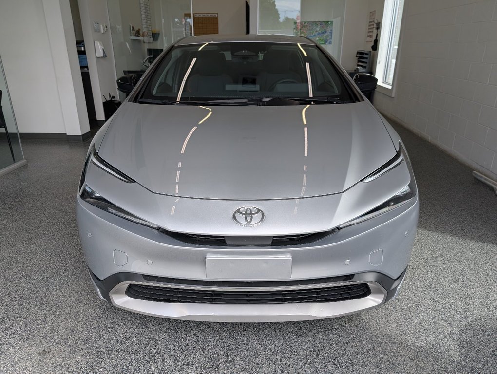 Toyota PRIUS PRIME SE 2023 à Magog, Québec - 6 - w1024h768px