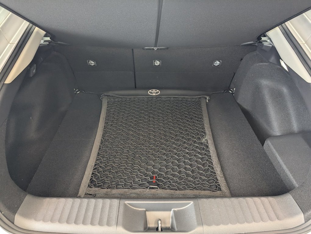 Toyota PRIUS PRIME SE 2023 à Magog, Québec - 7 - w1024h768px