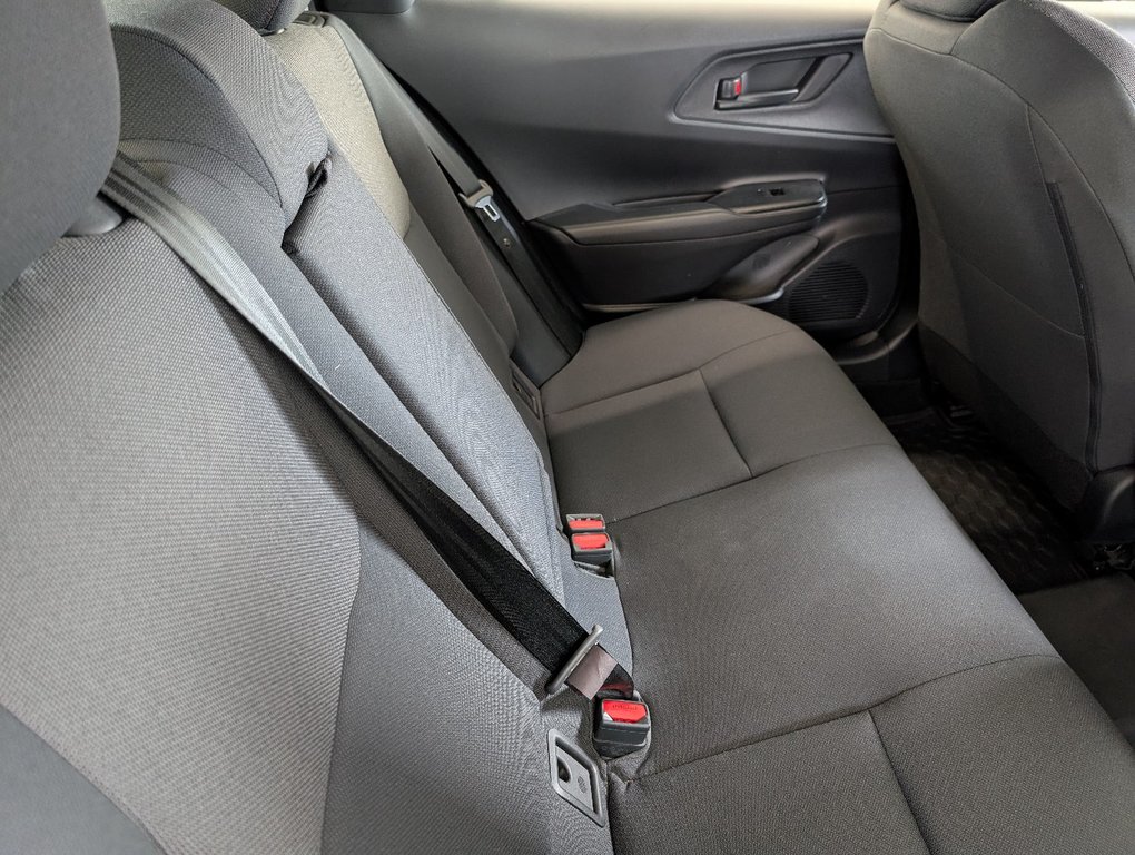 Toyota PRIUS PRIME SE 2023 à Magog, Québec - 8 - w1024h768px