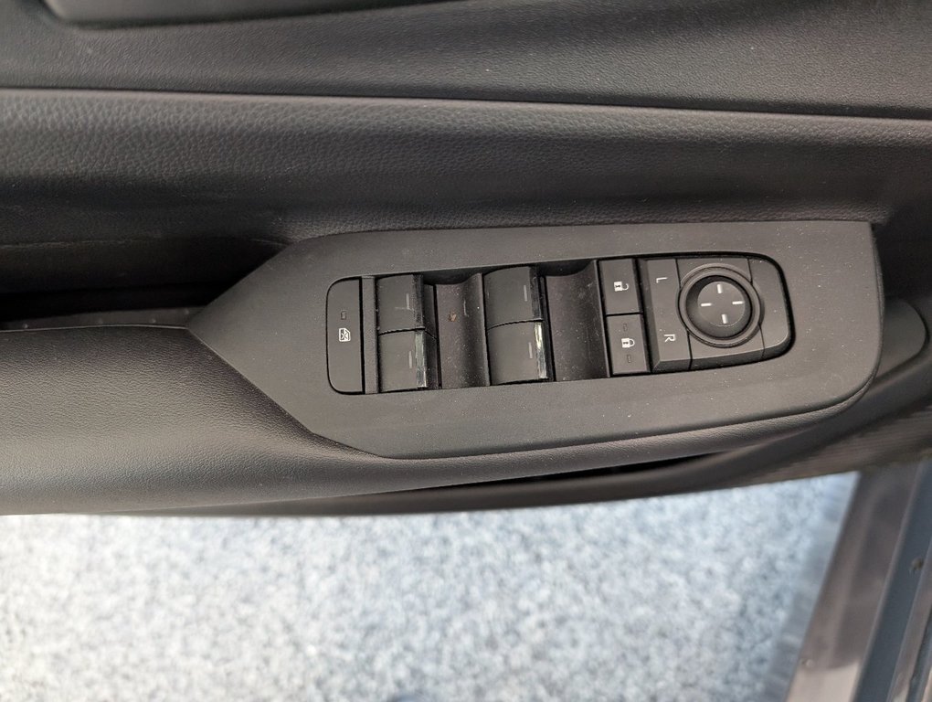 Toyota PRIUS PRIME SE, BRANCHABLE, GARANTIE JUSQU EN 2027, 2023 à Magog, Québec - 11 - w1024h768px