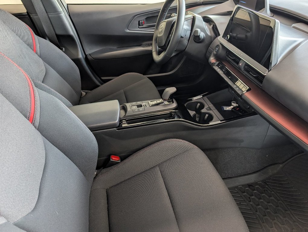 Toyota PRIUS PRIME SE, BRANCHABLE, GARANTIE JUSQU EN 2027, 2023 à Magog, Québec - 7 - w1024h768px