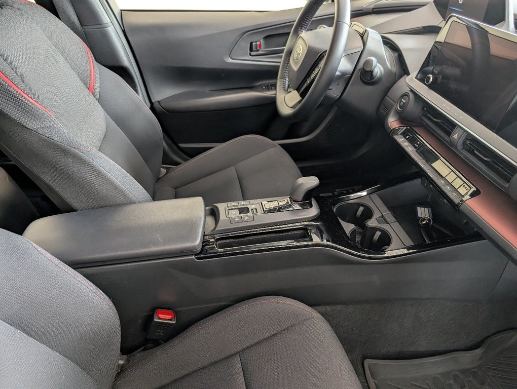 Toyota PRIUS PRIME SE, BRANCHABLE, GARANTIE JUSQU EN 2028 2023 à Magog, Québec - 9 - w1024h768px