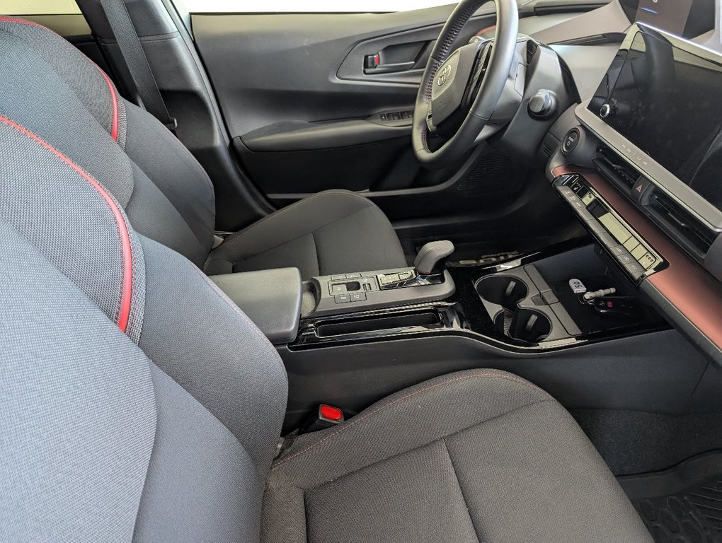 Toyota PRIUS PRIME SE BRANCHABLE, 2023 à Magog, Québec - 9 - w1024h768px