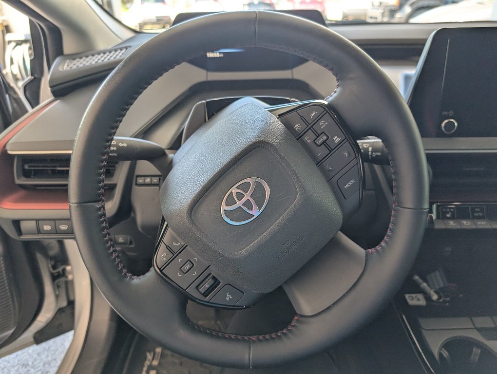 Toyota PRIUS PRIME SE BRANCHABLE, 2023 à Magog, Québec - 15 - w1024h768px