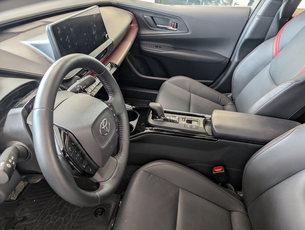Toyota Prius Prime XSE PREMIUM, 2023 à Magog, Québec - 11 - w1024h768px
