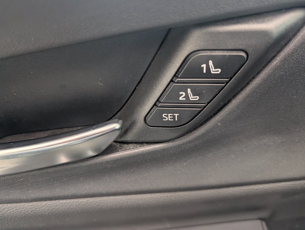 Toyota Prius Prime XSE PREMIUM, 2023 à Magog, Québec - 15 - w1024h768px