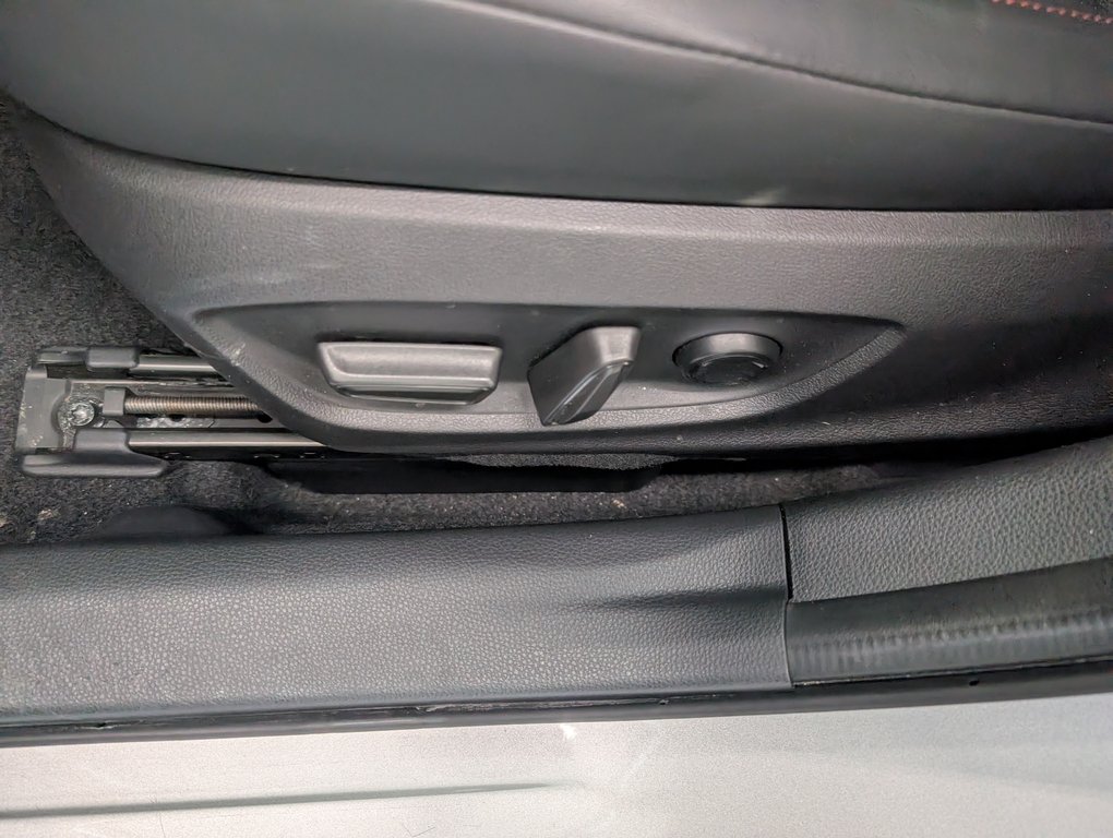 2023 Toyota Prius Prime XSE PREMIUM, GARANTIE JUSQU EN 2027, in Magog, Quebec - 13 - w1024h768px