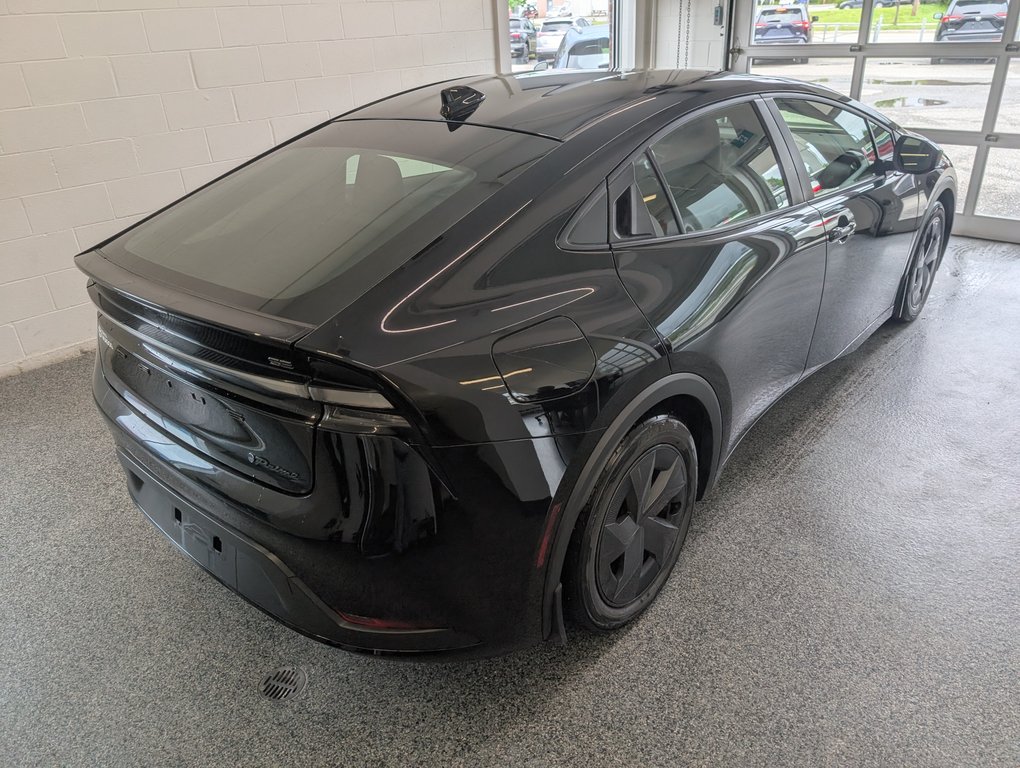 2023 Toyota Prius Prime SE BRANCHABLE, in Magog, Quebec - 3 - w1024h768px