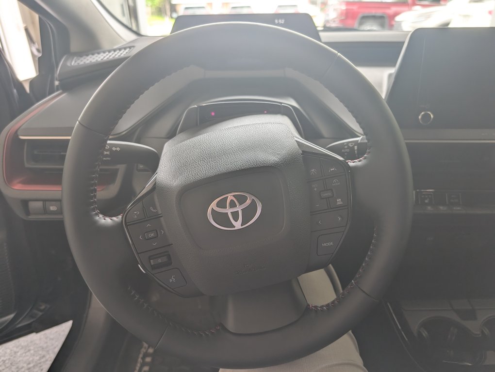 2023 Toyota Prius Prime SE BRANCHABLE, in Magog, Quebec - 14 - w1024h768px