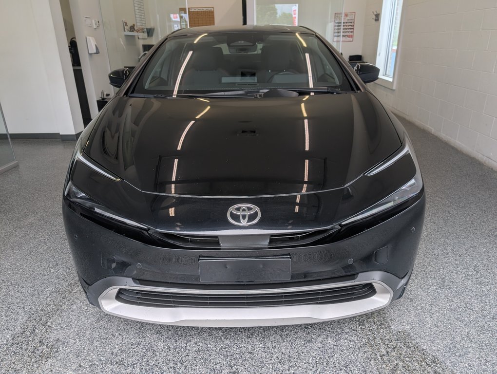 2023 Toyota Prius Prime SE BRANCHABLE, in Magog, Quebec - 5 - w1024h768px