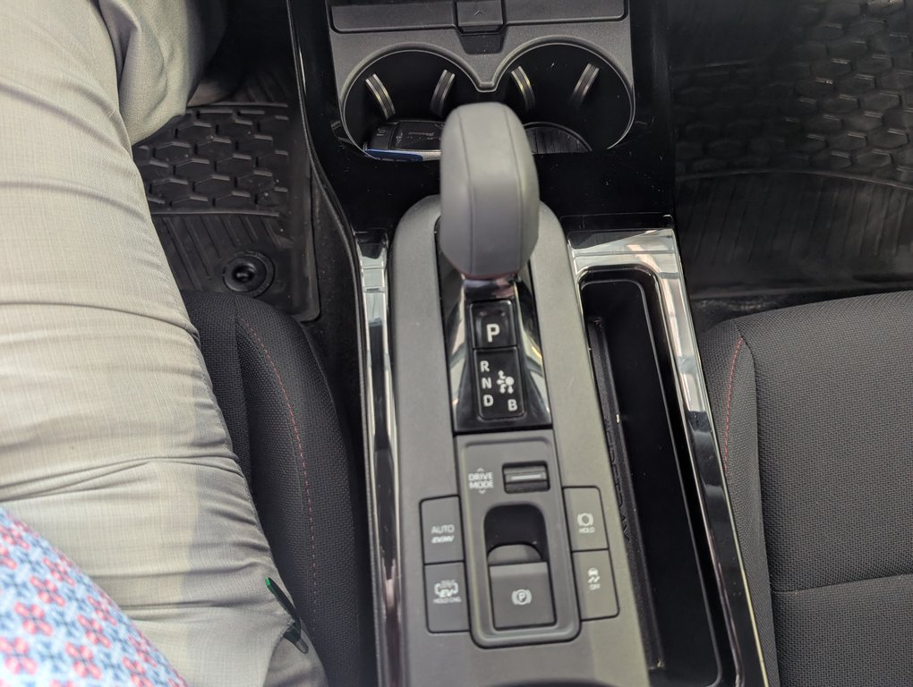 2023 Toyota Prius Prime SE BRANCHABLE, in Magog, Quebec - 15 - w1024h768px