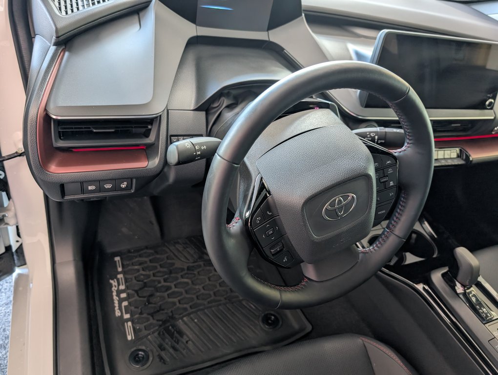 2024 Toyota PRIUS PRIME XSE BRANCHABLE, in Magog, Quebec - 13 - w1024h768px
