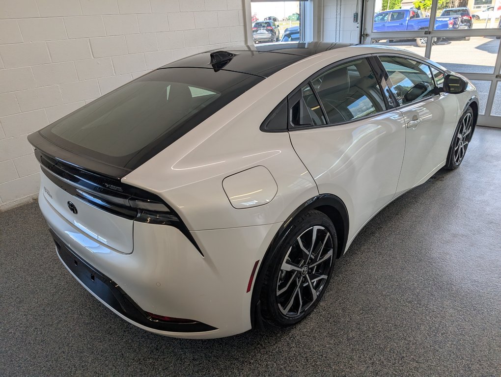 2024 Toyota PRIUS PRIME XSE BRANCHABLE, in Magog, Quebec - 3 - w1024h768px